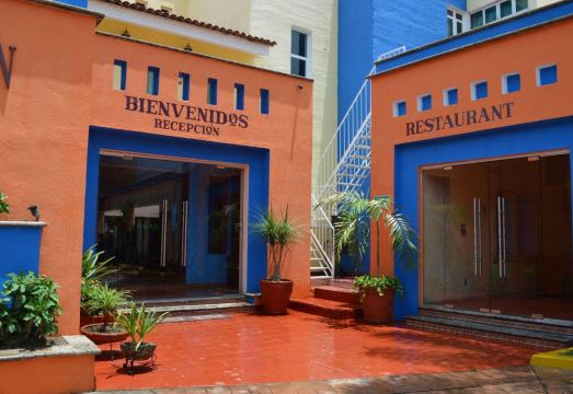 Hotel la Rienda Mision TequillanHotel Overview