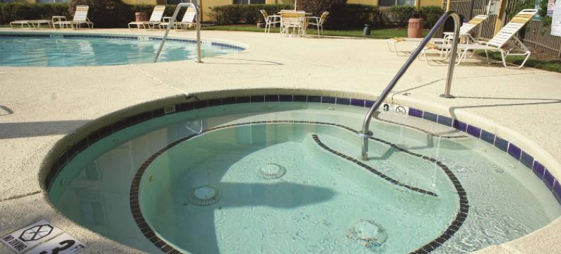 罗利达勒姆绍斯波恩特拉昆塔温德姆套房酒店(La Quinta Inn & Suites by Wyndham Raleigh/Durham Southpoint)图片