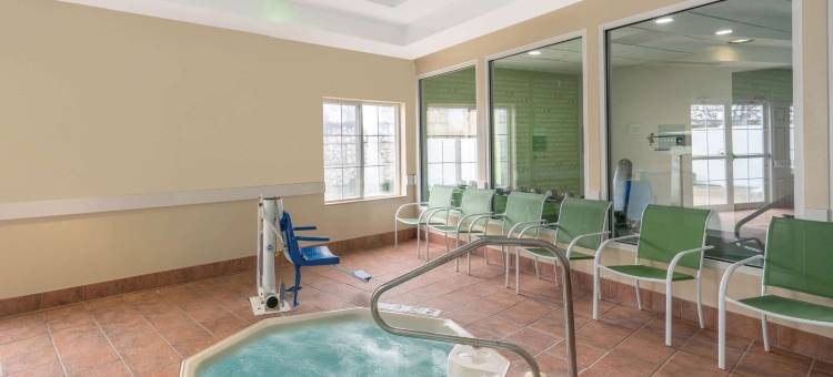 莱瑟姆奥尔巴尼机场拉昆塔温德姆套房酒店(La Quinta Inn & Suites by Wyndham Latham Albany Airport)图片