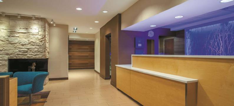 马纳萨斯战场拉昆塔温德姆套房酒店(La Quinta Inn & Suites by Wyndham Manassas Battlefield)图片