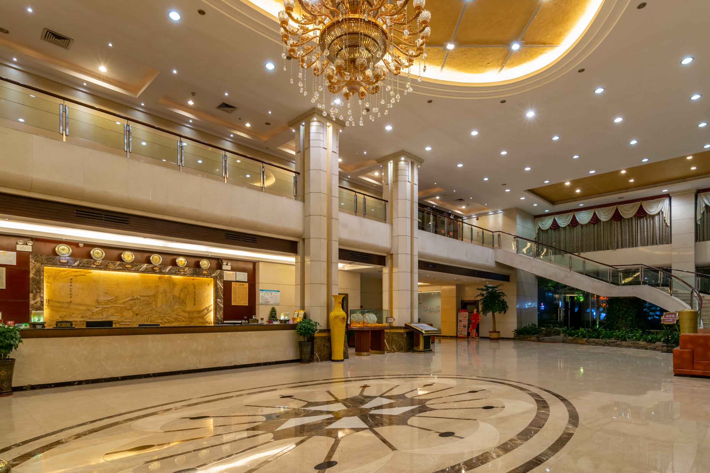 Crystal Hotel Over view