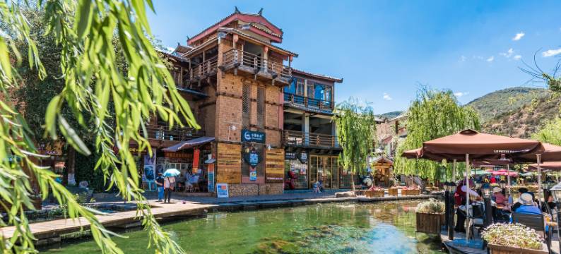 漫云居·日照金山Flowers花园美宿(束河古镇店)图片