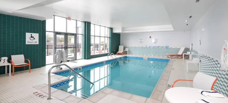 芒特普林森假日套房酒店(Holiday Inn & Suites Mount Pleasant)图片