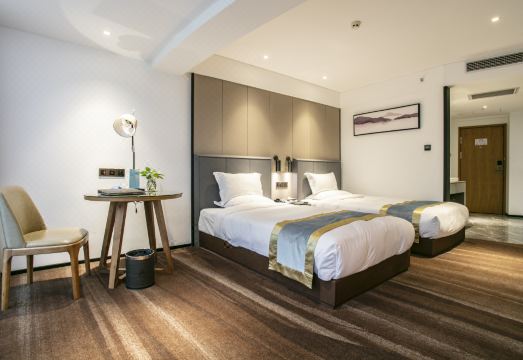 Shaozhou Business HotelHotel Overview