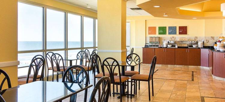 海滨舒适套房酒店(Comfort Suites Beachfront)图片
