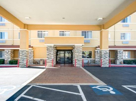 Comfort Inn Albuquerque Airport Hotel Reviews And Room Rates