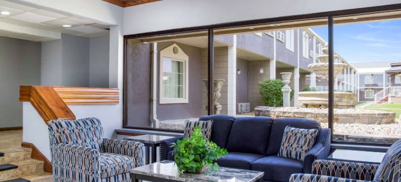 堪萨斯城品质酒店及套房 - 独立城I-70公路东(Quality Inn & Suites Kansas City - Independence I-70 East)图片