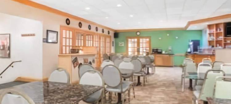 沃帕卡华美达酒店(Ramada by Wyndham Waupaca)图片