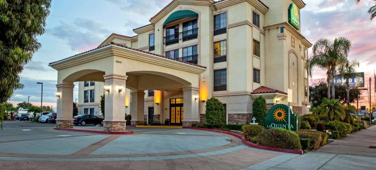 赛普拉斯东北长滩拉昆塔温德姆套房酒店(La Quinta Inn & Suites by Wyndham NE Long Beach/Cypress)图片