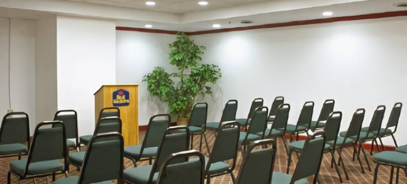 亚特兰大机场东贝斯特韦斯特优质酒店(Best Western Plus Atlanta Airport-East)图片