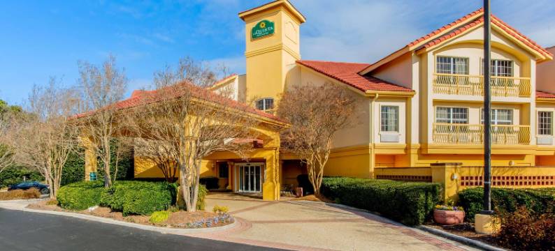 罗利达勒姆机场拉昆塔温德姆套房酒店(La Quinta Inn & Suites by Wyndham Raleigh Durham Airport)图片
