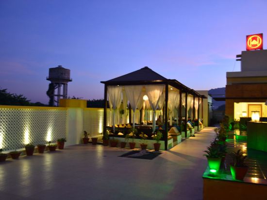 Hotels Near Dargah Of Moinuddin Chishti Ajmer Tripcom - 