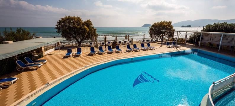 地中海海滩度假酒店(Mediterranean Beach Resort)图片