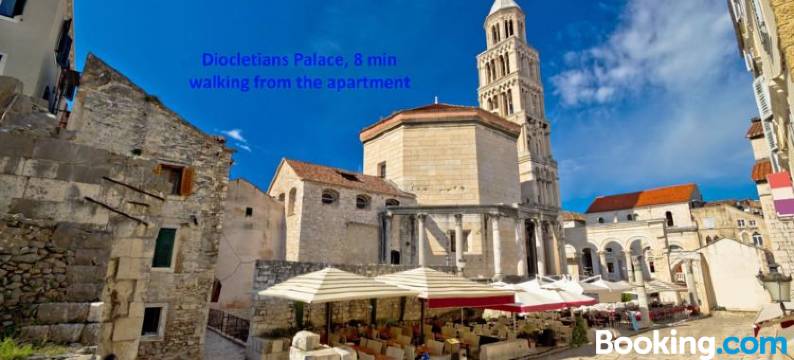 卡洛琳娜公寓酒店(Comfortable and Fully Furbished Apartment Karolina in the Center)图片