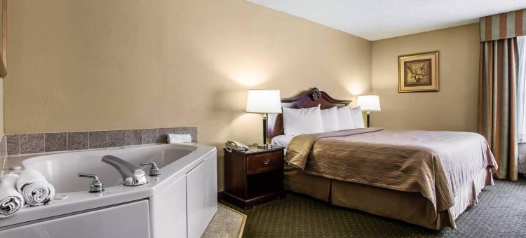 品质酒店福特米尔 靠近卡罗温兹大道(Quality Inn Fort Mill Near Carowinds Blvd)图片