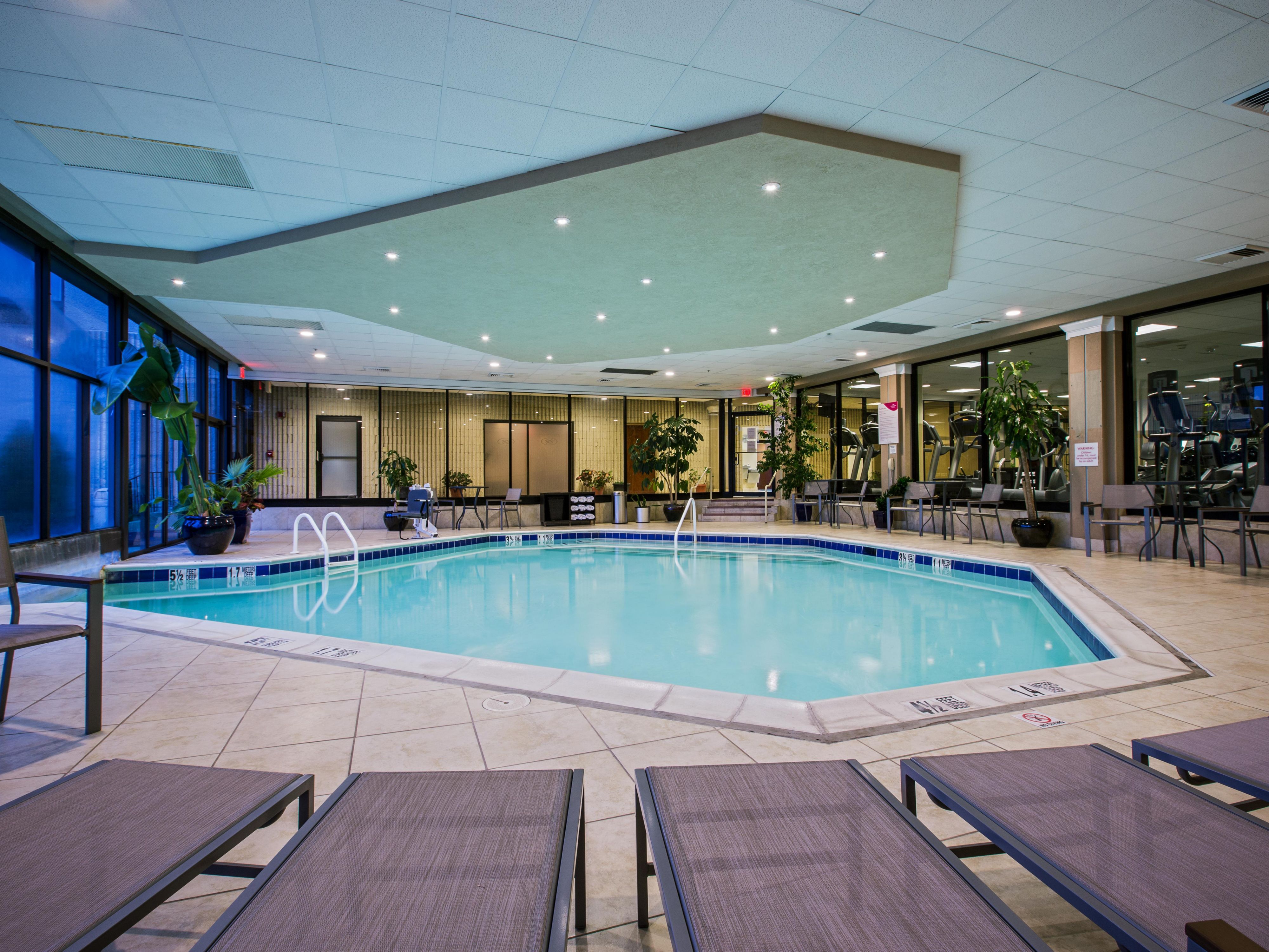 Crowne Plaza Newark Airport Over view