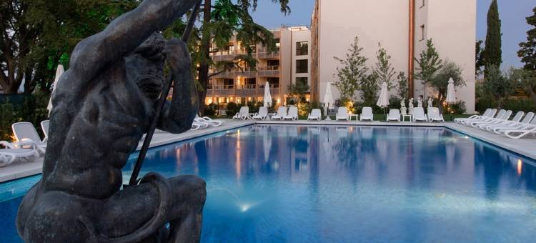 阿卡维瓦戴加尔达酒店(Hotel Acquaviva Del Garda)图片