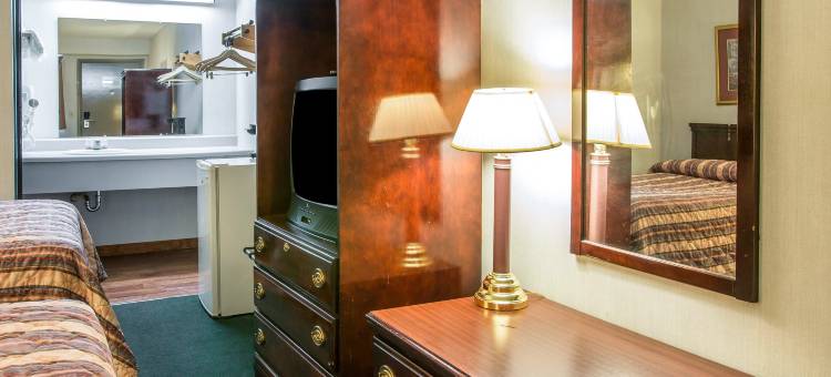 皮托斯基温德姆速8酒店(Super 8 by Wyndham Petoskey)图片