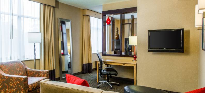 特拉弗斯城坎布里亚酒店(Cambria Hotel Traverse City)图片