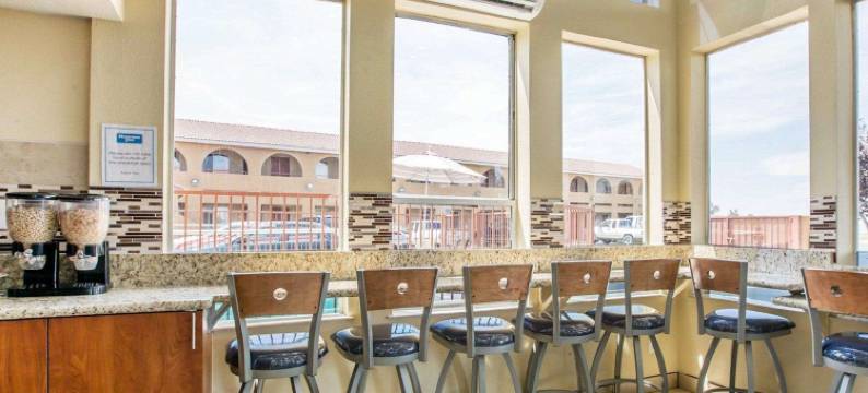 德拉诺罗德威旅馆(Rodeway Inn Delano)图片