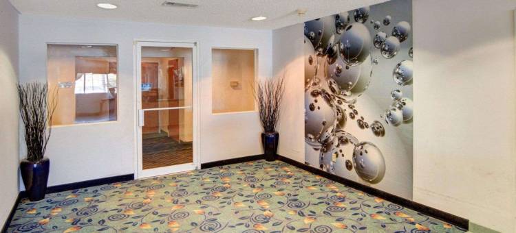 路易斯维尔 I-35 罗德威套房汽车旅馆(Rodeway Inn & Suites Lewisville I-35)图片