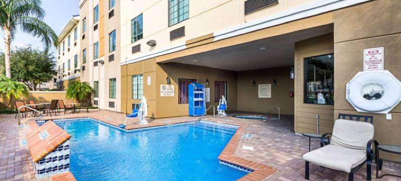 麦卡伦机场和La Plaza购物中心舒适套房酒店(Comfort Suites McAllen Airport and la Plaza Mall)图片