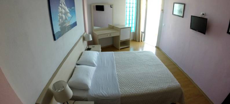 塔泰妮雅酒店(Titania Hotel)图片