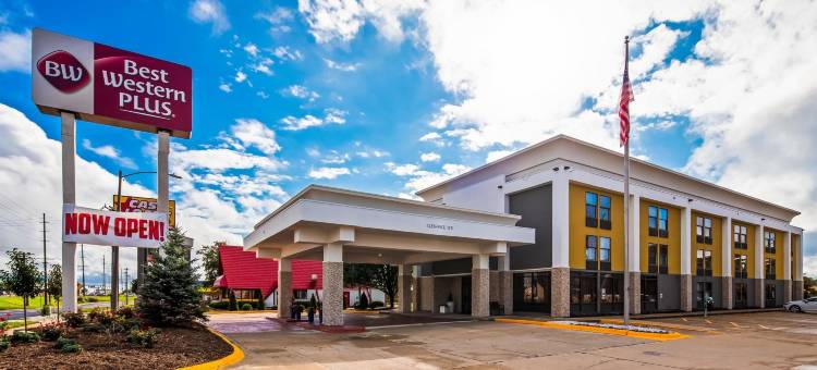 布卢明顿贝蒙特东贝斯特韦斯特优质套房酒店(Best Western Plus Bloomington East Hotel)图片