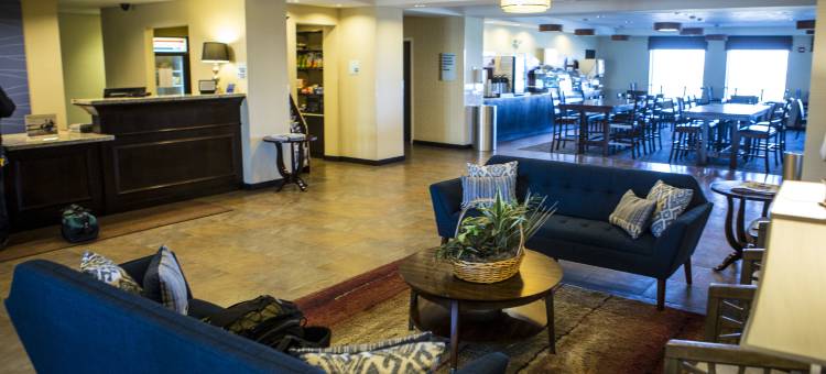 智选假日套房酒店马龙(Holiday Inn Express & Suites Malone)图片