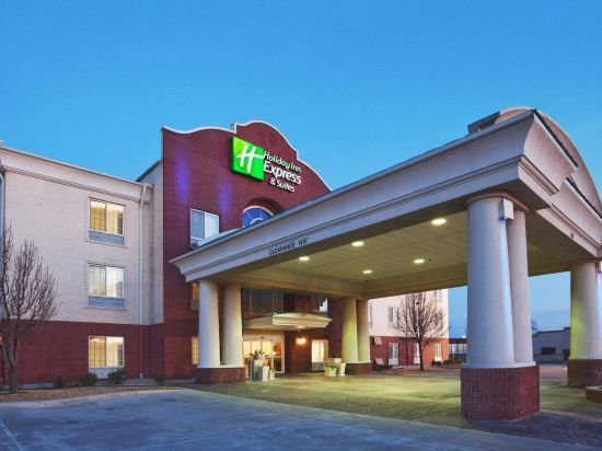 Gainesville Hotels Where To Stay In Gainesville Tripcom - 