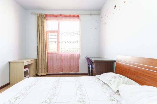 鸿儒精装公寓(北师大大同附中店)