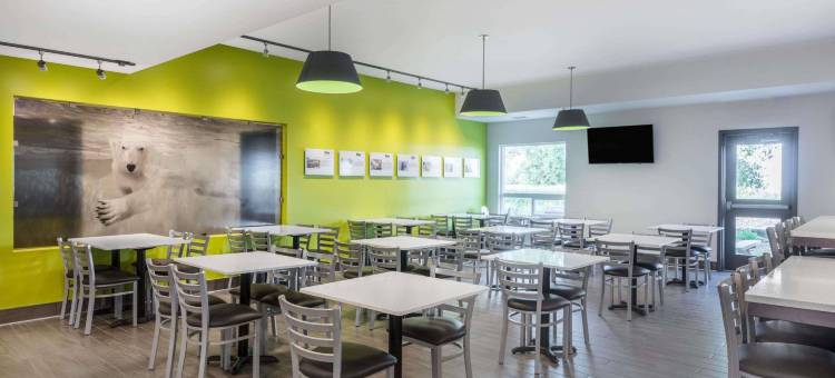 温尼伯东速8酒店(Super 8 by Wyndham Winnipeg East MB)图片