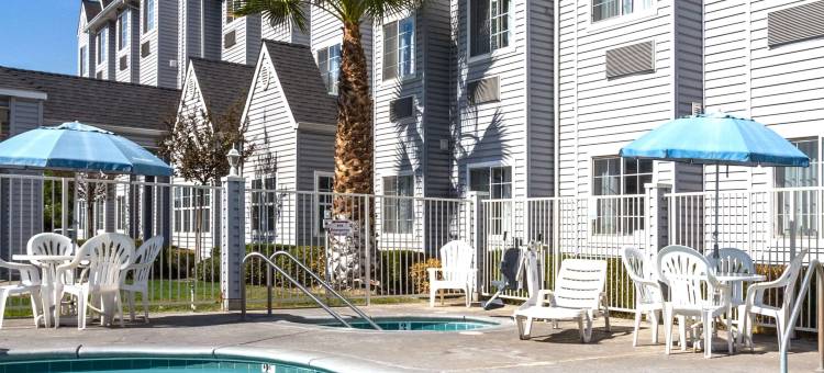 莫德斯托塞雷斯温德姆麦客达套房酒店(Microtel Inn & Suites by Wyndham Modesto Ceres)图片