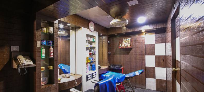 首都 O 18260 酒店水晶公园旅馆(Capital O 18260 Hotel Crystal Park Inn)图片