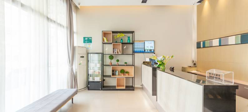 智仁商旅酒店(环球港金沙江路地铁站店)图片