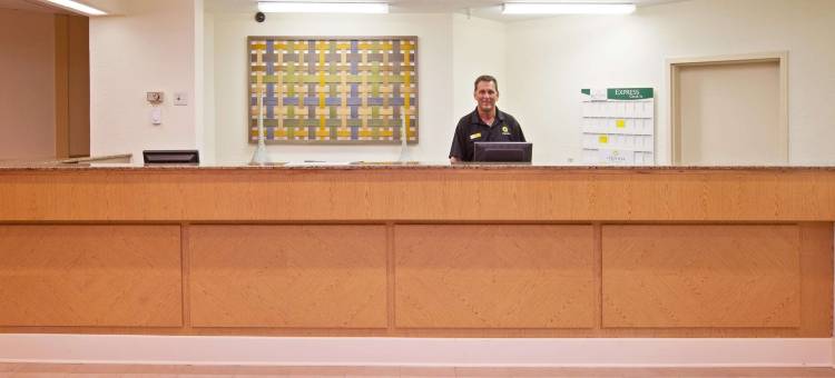 纳什维尔机场奥普里兰拉昆塔温德姆套房酒店(La Quinta Inn & Suites by Wyndham Nashville Airport/Opryland)图片