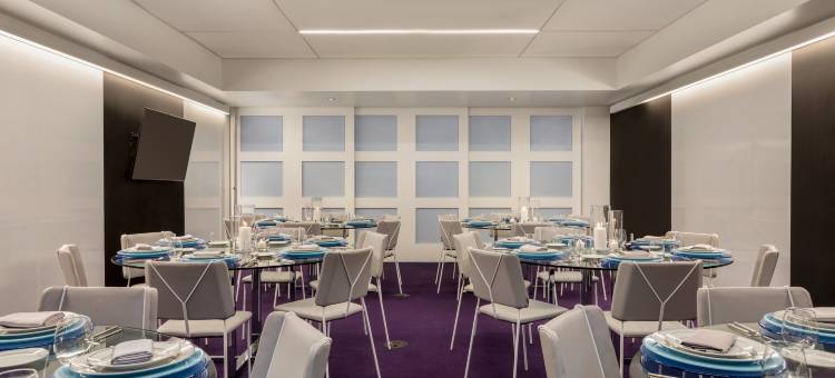 波士顿优特尔酒店(Yotel Boston)图片