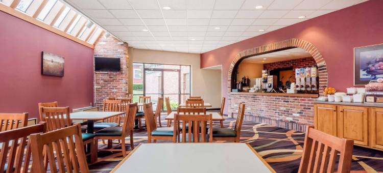 州立学院温德姆速8酒店(Super 8 by Wyndham State College)图片