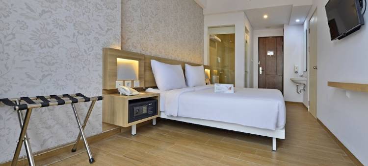 维兹普莱姆巴苏吉拉玛特玛琅酒店(Whiz Prime Hotel Basuki Rahmat Malang)图片