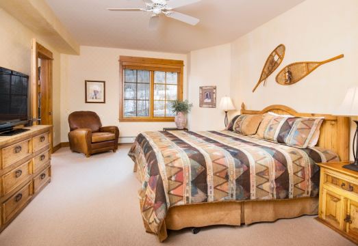 Settlers Lodge 203ST Hotel Overview