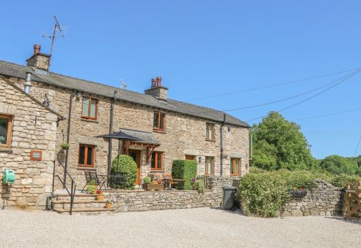Middle Cottage Hotel Overview