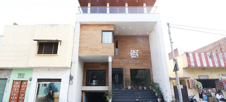 OYO41911白色广场酒店(OYO 41911 Hotel White Square)图片