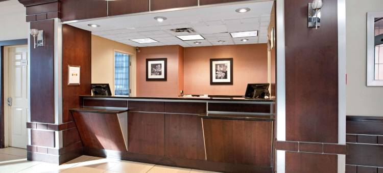 印第安纳波利斯市中心拉昆塔温德姆套房酒店(La Quinta Inn & Suites by Wyndham Indianapolis Downtown)图片