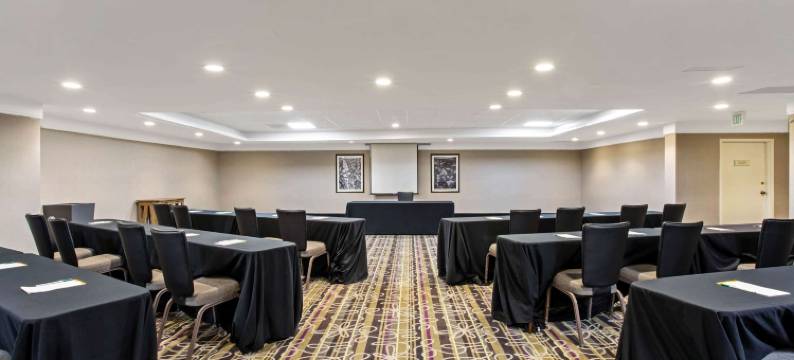 波士顿安多弗拉昆塔温德姆套房酒店(La Quinta Inn & Suites by Wyndham Boston-Andover)图片