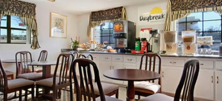 温阿拉巴马阿森斯德姆戴斯套房酒店(Days Inn & Suites by Wyndham Athens Alabama)图片