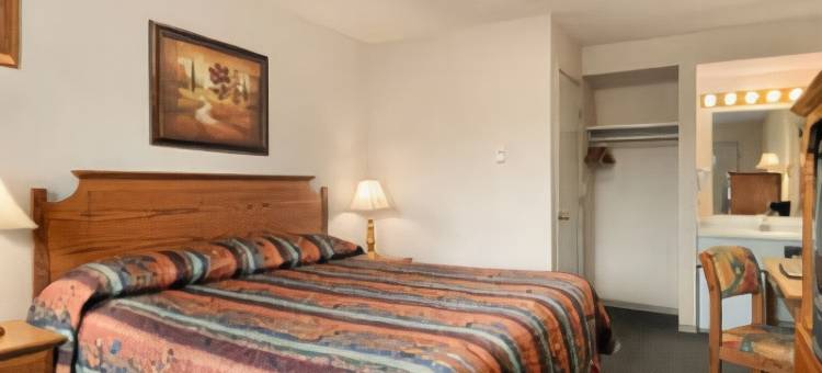 基洛纳速8酒店(Super 8 by Wyndham Kelowna BC)图片