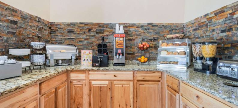 贝尔格莱德博兹曼机场拉昆塔温德姆套房酒店(La Quinta Inn & Suites by Wyndham Belgrade - Bozeman Airport)图片