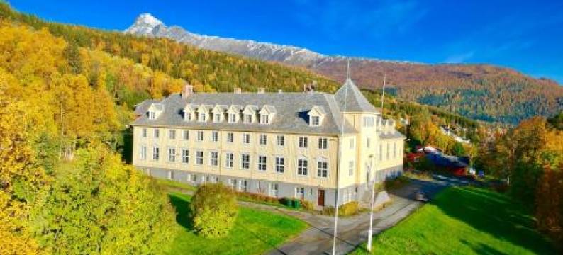 Solhov, Castle of the Lyngen Alps图片