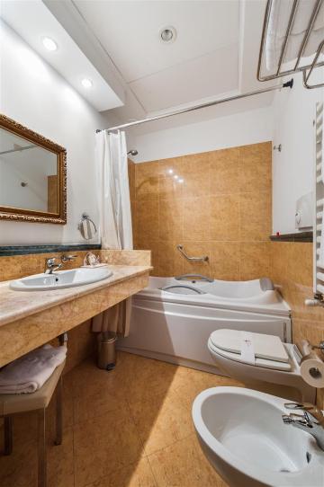 Best Western Ai Cavalieri Hotel Over view