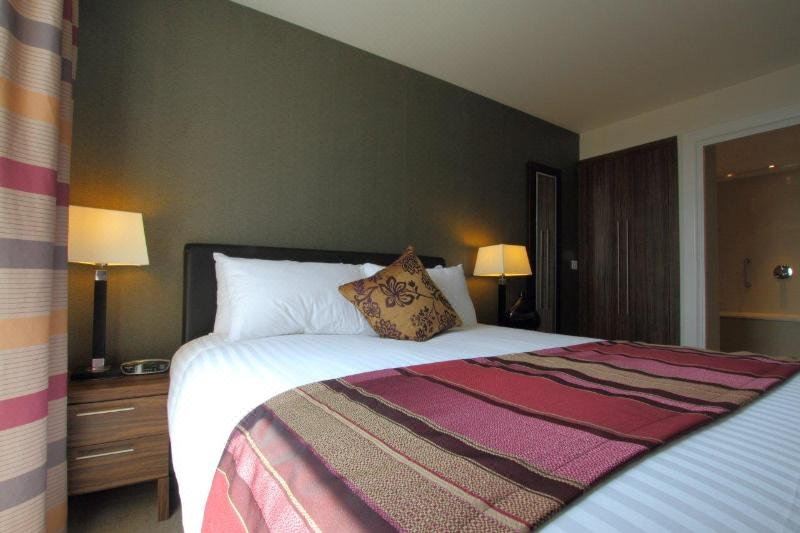 Staybridge Suites London Stratford Hotel Reviews And Room - 